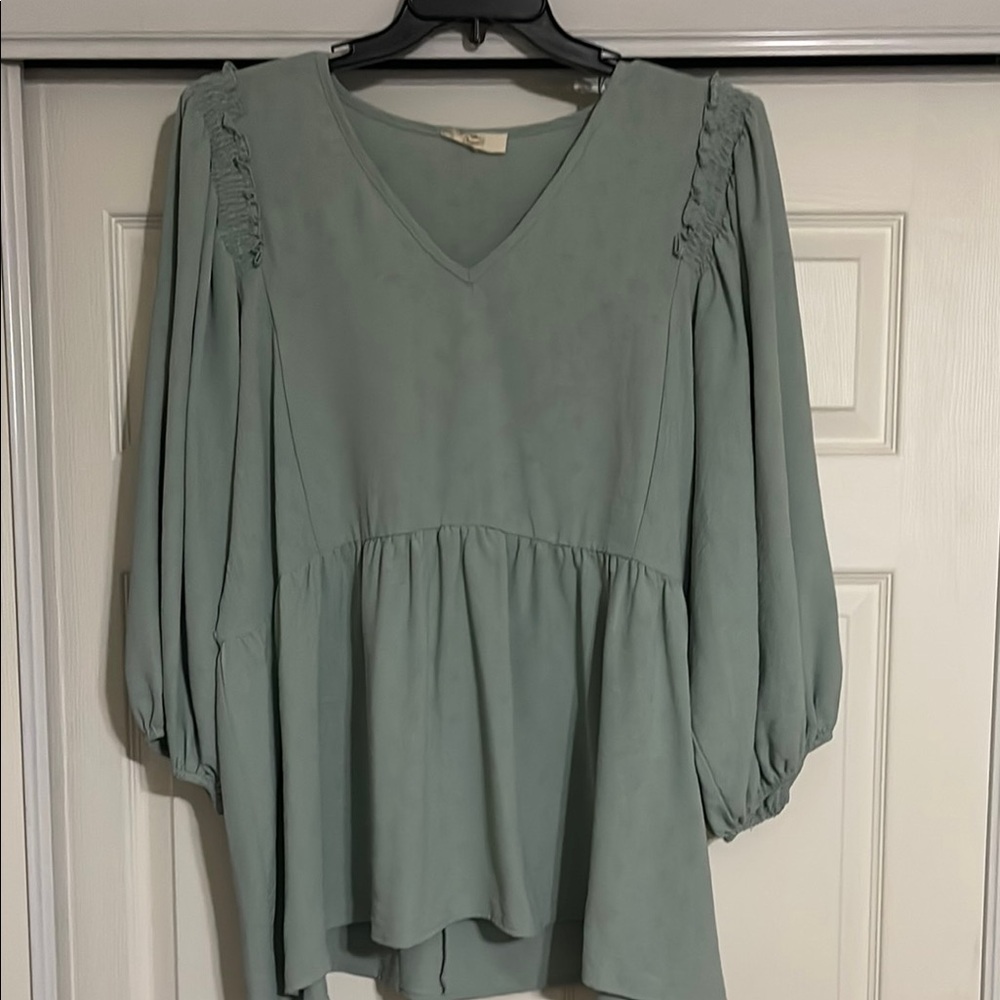 Entro Green Ruffled Peplum Puff Sleeve Blouse